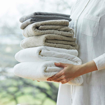 Prosoape din bumbac 100% în dungi – prosop de față, prosop de baie și prosop de plajă, 170–200 g, fir 21s, execuție Hemming & Jacquard, personalizare disponibilă