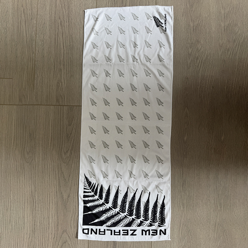 Prosop sport, personalizabil cu imprimare de logo (Material: microfibră; Proces de fabricație: imprimare; Fire: amestecate; Absorbție: 5–10 s; Funcție: răcire și absorbția transpirației)