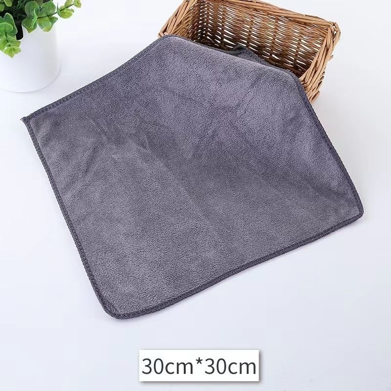 Autopesuks mõeldud mikrofiberist rätik, paksendatud ja väga imav, 150 g, trükitud logoga