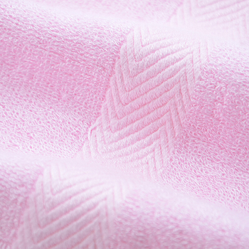 Näorätik bambuskiududest, lihtne kude, pehme ja imav, kaal 80–100 g