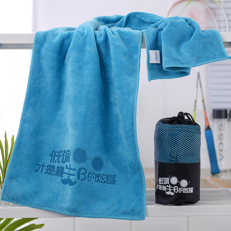 Prosop sport din nanofiber, 120 g, absorbție transpirație 16–20 s, uscare rapidă, imprimare logo disponibil