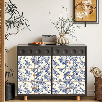 PVC seina kleebis taimekirjaga; enesekleepuv; veekindel; õli- ja mustuskindel; sobib elutuppa, magamistuppa, tööruumi, kööki ja vannituppa.