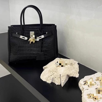 Somas kulons no sakausējuma, dzīvnieku raksts, pilsētas minimalistiskais stils, 2025. gada pavasaris