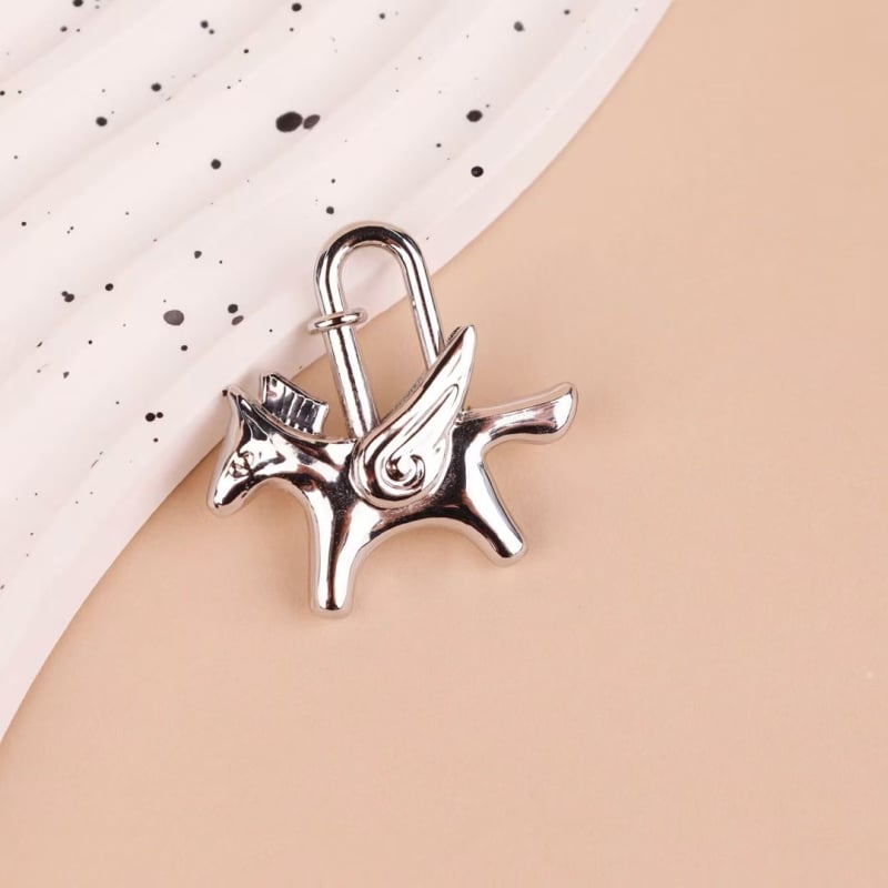 Somas kulons no sakausējuma, dzīvnieku raksts, pilsētas minimalistiskais stils, 2025. gada pavasaris