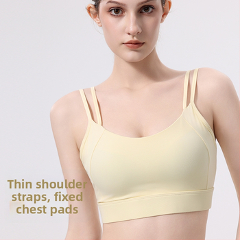 Piedzēj sporta krūšturis - triecienizturīgs un novērš nolaišanos, 3/4 kauss ar vidēju formu, fiksēti plecu sargi, aizmugurē trīs rindu sprādze, neilons/spandex audums