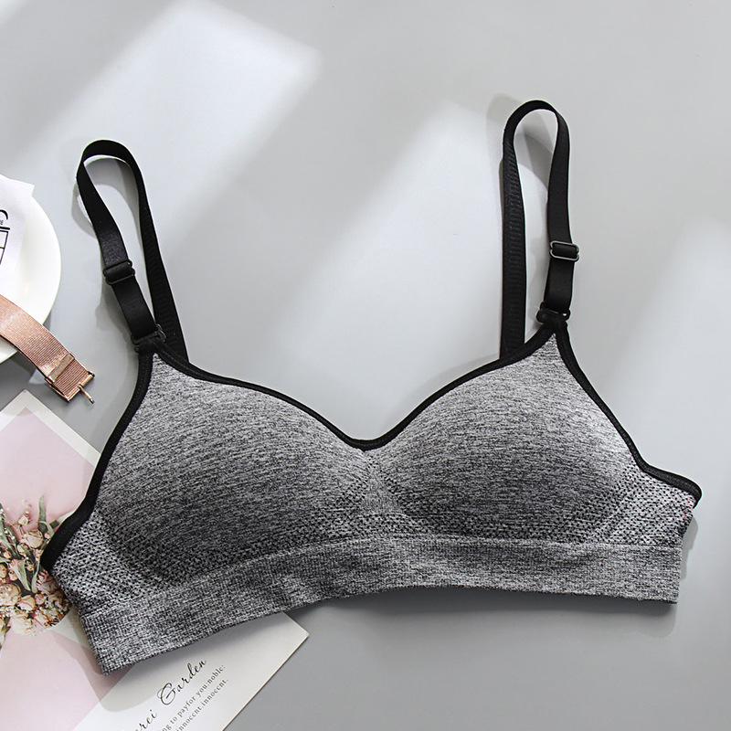 Női drót nélküli melltartó vékony pamutanyagból, 3/4 kosár, formázott habbetét, hátoldali három soros záródás, könnyű és kényelmes