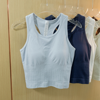 Bezšuvju adījuma treniņtopam jogai – racer back, dubultā ribota josta, elpojošs neilona-spandekss 85/15, krūšu forma 1/2