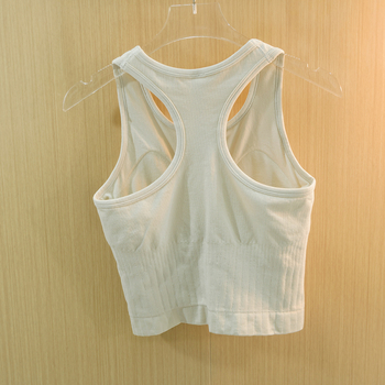 Bezšuvju adījuma treniņtopam jogai – racer back, dubultā ribota josta, elpojošs neilona-spandekss 85/15, krūšu forma 1/2