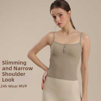 Sieviešu ribotā muguras sporta topa ar planiem pleciem — viengabala, ar fiksētām dubultām siksnām, 3/4 krūšu uzlīme, oderējums no spandeksa, materiāls: neilons/elastāns 80/20, piemērots skrējienam, fitnesam, Pilates un jogai