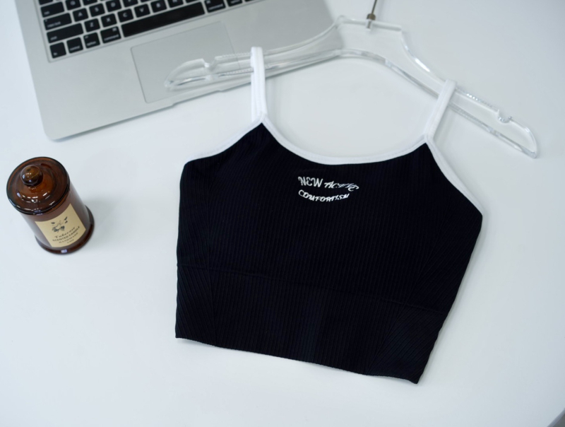 All-in-One sieviešu sporta krūšturis ar U- atpakaļu, pilnībā pārklājošas krūzes, plānas formētas krūzes, ieliktnes dizains, fiksēti dubulti siksnas, 92% neilons / 8% elastāns