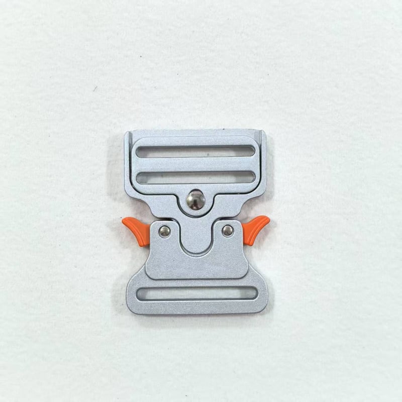 Independent metalo Cobra taktinė dirželio sagtelė, cinko lydinys, X901, bagažo aksesuarai, pavasaris 2025