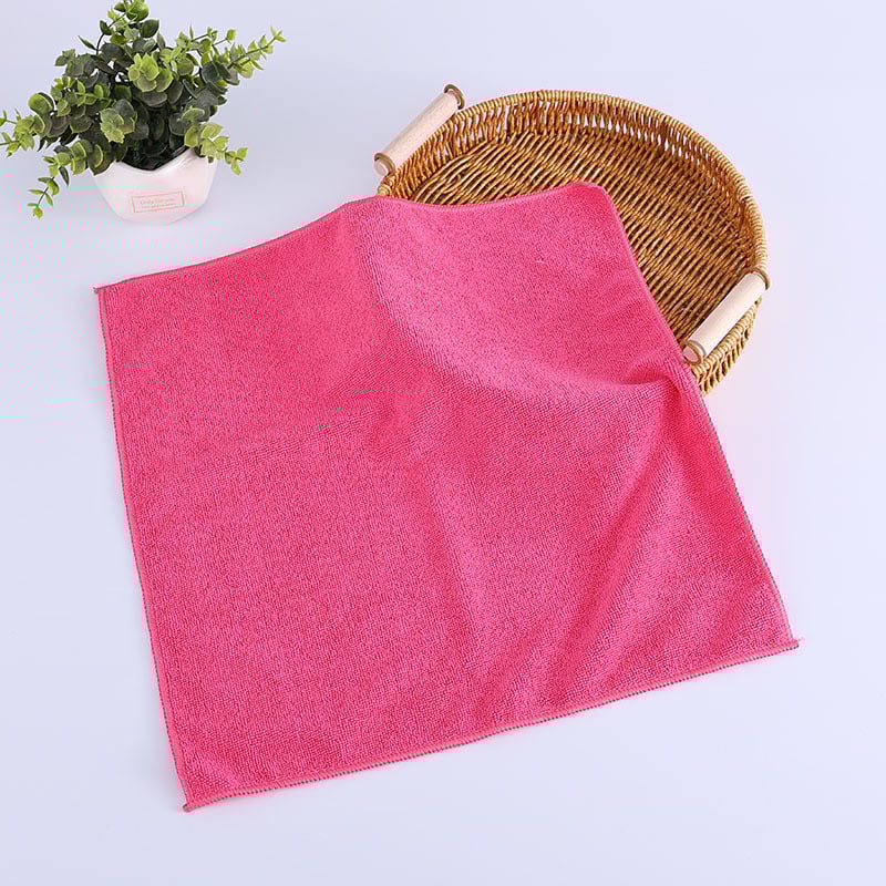 Prosop auto din microfibră, absorbție înaltă; greutate 25 g; producție: margine cusută, țesătură plată; caracteristici: decontaminare, absorbție rapidă a apei, rezistent la uzură