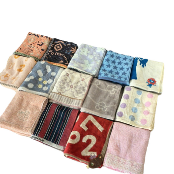 Prosop din bumbac 100%, jacquard, vopsire pe fir, absorbant, 100-120 g, finisaj brodat și tiv