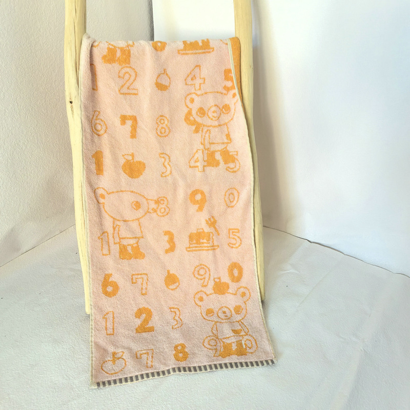 Prosop din bumbac 100%, jacquard, vopsire pe fir, absorbant, 100-120 g, finisaj brodat și tiv