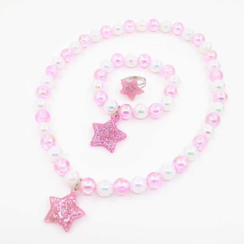 Bērnu kaklarotas un rokassprādzes komplekts ar pasakas princese motīvu — rezīns, atsevišķi iepakots, tīrība K5, 0,05 dārgmetāla kvalitāte, 2021. gada pavasaris