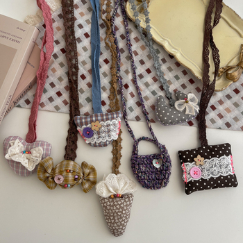 Bērnu kaklarota ar karikatūru auduma kulonu, roku darbs, dzīvnieku motīvs