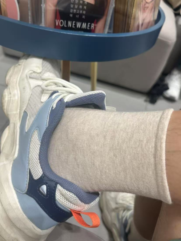 Vīriešu vidēja garuma kokvilnas zeķes ar pretslīdēšanu, dubulta adījuma tehnoloģija, 144 adatas