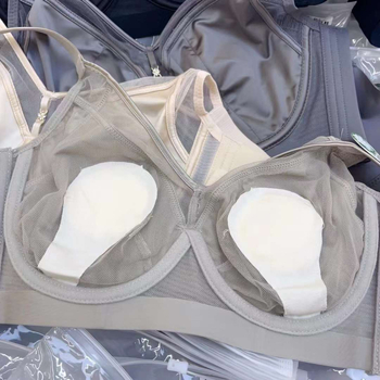 Nylon Push-Up melltartó, kosár 3/4, vékony formázott kosár, hátul négysoros kapocs, rögzített vállpántok