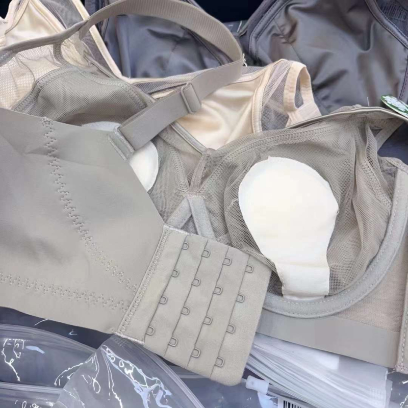 Nylon Push-Up melltartó, kosár 3/4, vékony formázott kosár, hátul négysoros kapocs, rögzített vállpántok