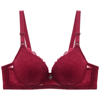 Krūšturis no neilona ar mežģīnēm, 3/4 kauss, plānas veidotas kausa formas, noņemamas dubultās siksnas, elpojošs un atbalstošs