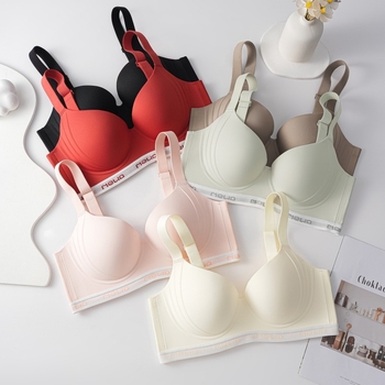 Sieviešu neilona krūšturis ar 3/4 krūšu kausu, plāns formēts kauss, fiksētas siksnas, mugurējā aizdare ar četrām rindu āķiem