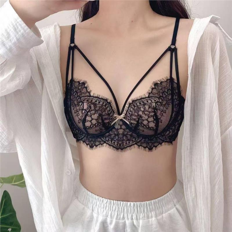 Push-up krūšturis ar mežģīni, galvenais audums neilons, odere kokvilna, regulējamas siksnas, aizmugurē ar divkāršu aizdari