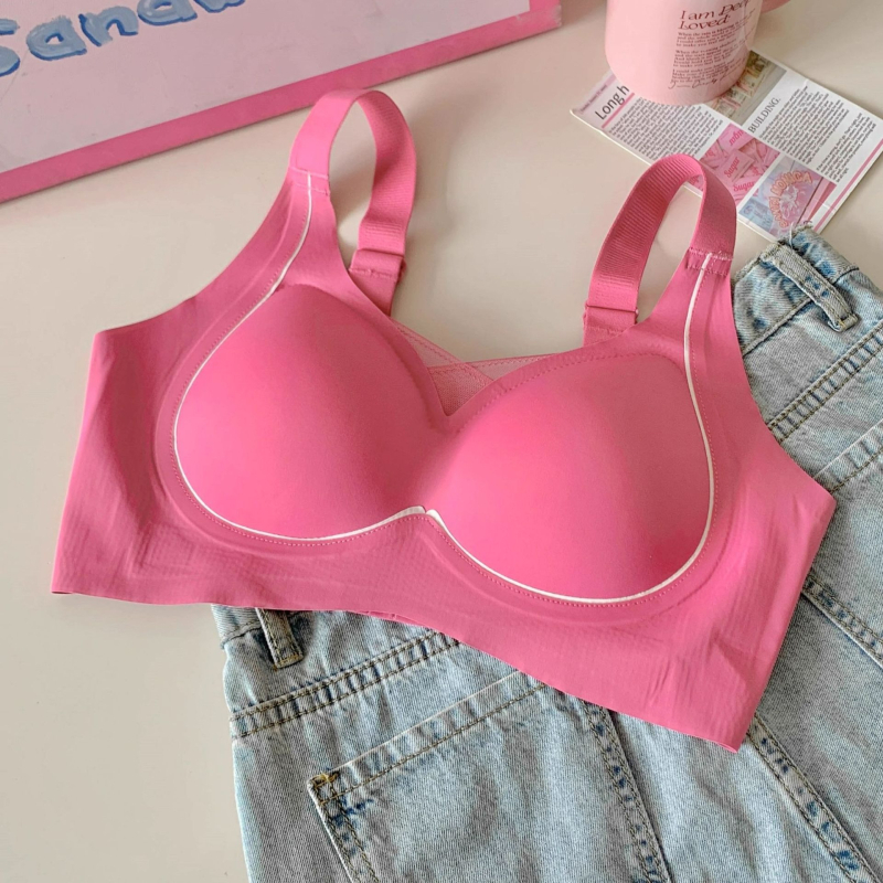 Sieviešu krūšturis – pret gravitācijas pacēlājs, mīksta atbalsta, pilna kauss ar vidēji formētu kupolu, neilona audums ar spandeks iekšpusi, aizmugurē četrrindu aizdare, elpojošs komforts