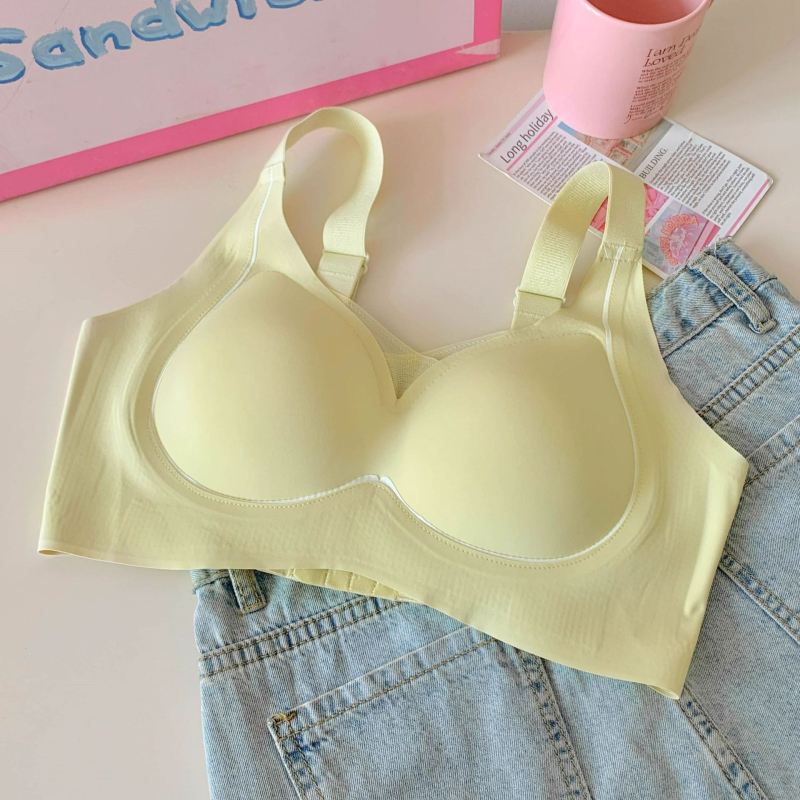 Sieviešu krūšturis – pret gravitācijas pacēlājs, mīksta atbalsta, pilna kauss ar vidēji formētu kupolu, neilona audums ar spandeks iekšpusi, aizmugurē četrrindu aizdare, elpojošs komforts