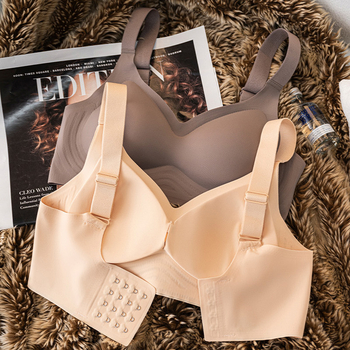 Sutien fără cusături, minimalist, invizibil, cu adunare și susținere, fără urme; material principal: nailon; tip cupă: 3/4; căptușeală cupă: burete; bretele: fixe, duble.