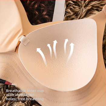 Sutien fără cusături, minimalist, invizibil, cu adunare și susținere, fără urme; material principal: nailon; tip cupă: 3/4; căptușeală cupă: burete; bretele: fixe, duble.