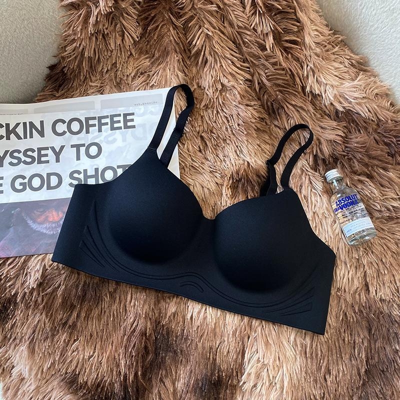 Push-Up rinnahoidja 3/4 kausiga, ilma õmblusteta, õhukesed vormitud kausid, fikseeritud topelt õlapaelad, selja kolme rea haakidega