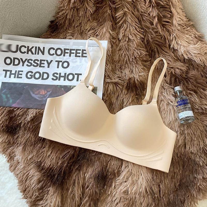 Push-Up rinnahoidja 3/4 kausiga, ilma õmblusteta, õhukesed vormitud kausid, fikseeritud topelt õlapaelad, selja kolme rea haakidega