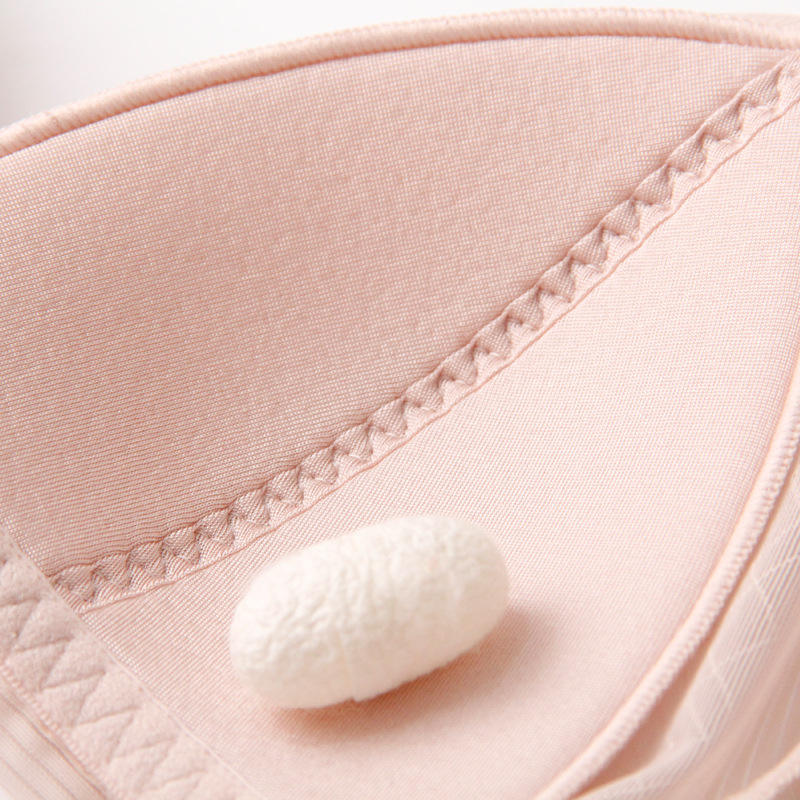 Sutien din mătase cu cupe triunghiulare, model subțire, căptușeală din mătase Mulberry, bretele fixe duble, închidere spate cu trei rânduri