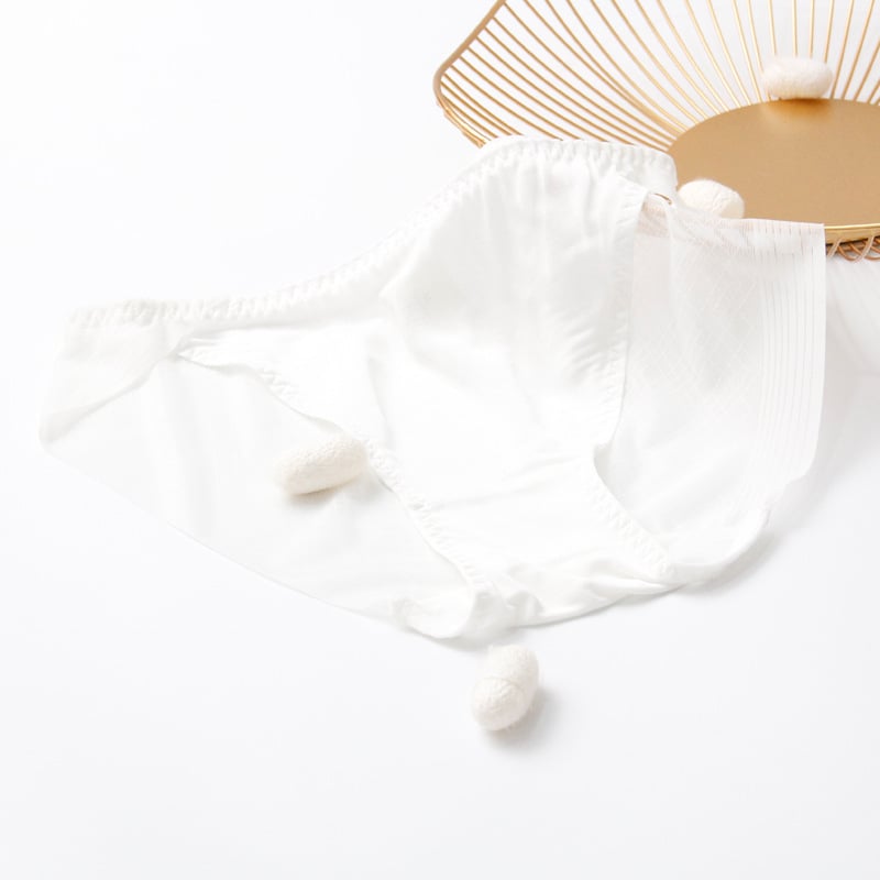 Sutien din mătase cu cupe triunghiulare, model subțire, căptușeală din mătase Mulberry, bretele fixe duble, închidere spate cu trei rânduri