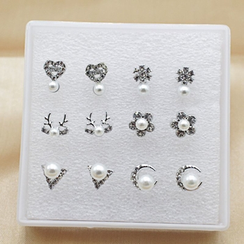 Naistele mõeldud kõrvarõngad, hüpoallergilised plastist põhikadmega, kristallide ja pärlitega, pastorali stiil, roostevabast terasest postid, kevad 2025