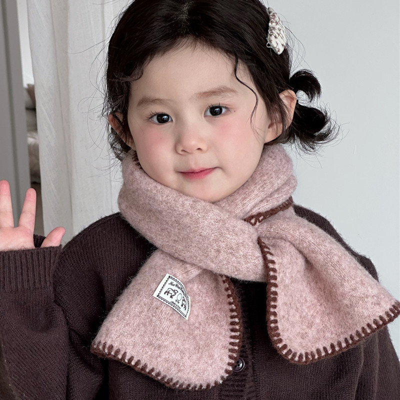 Vuneni šal za djecu, uzorak usklađenih boja, pravokutni oblik, jesen-zima 2025, održava toplinu