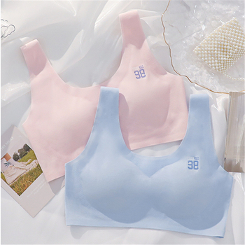 Modal anyagból készült sportmelltartó, vest-stílusú kivitel, vékony formázott kosarak, merevítő nélkül, fix dupla vállpántok