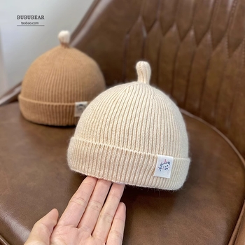 Pletena bebi kapa | Akril >96% | Topla | Za dob 0–12 mjeseci | Proljeće i jesen