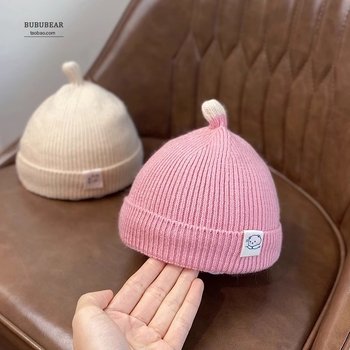 Pletena bebi kapa | Akril >96% | Topla | Za dob 0–12 mjeseci | Proljeće i jesen