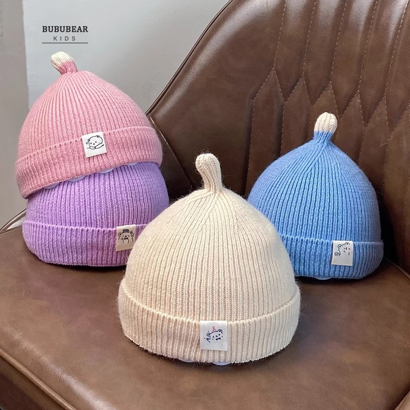 Pletena bebi kapa | Akril >96% | Topla | Za dob 0–12 mjeseci | Proljeće i jesen