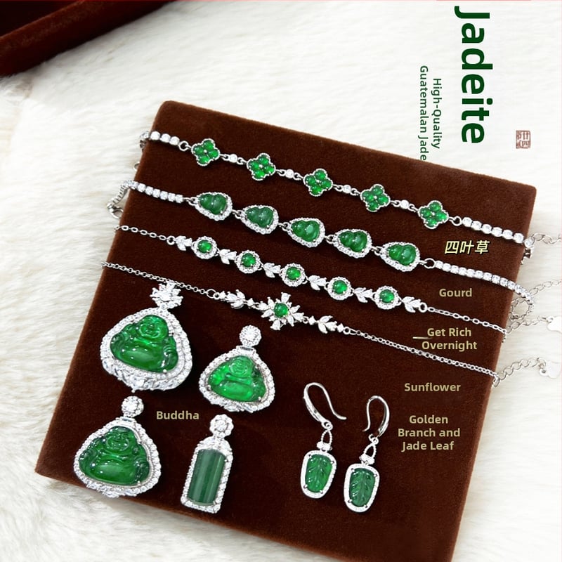 Narukvica od ledenog nefrita s motivima četiri lista i oblika tikve, privjesak Buddha od srebra 925