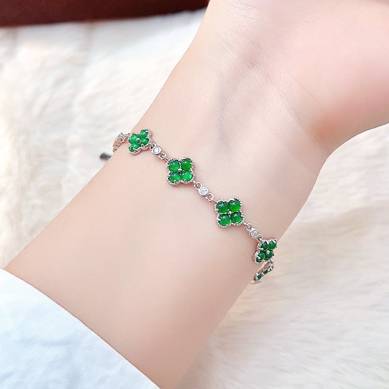 Narukvica od ledenog nefrita s motivima četiri lista i oblika tikve, privjesak Buddha od srebra 925