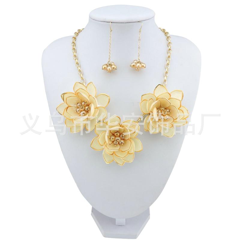 Set colier și cercei cu design floral, material plastic/rășină, lucrat manual, lanț regulat, greutate 68 g