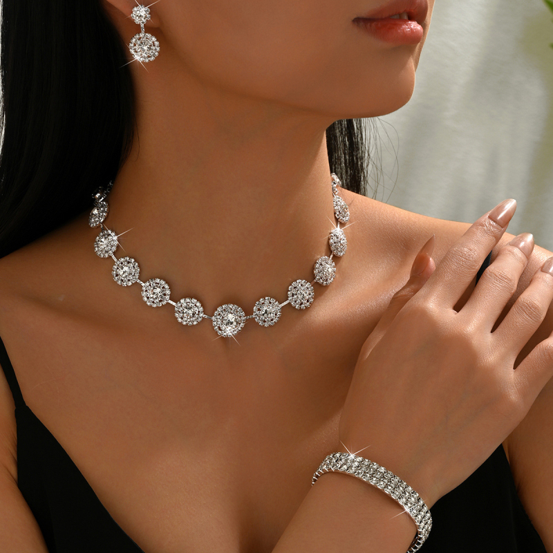 Set nakita s rhinestones: naušnice, ogrlica i narukvica; geometrijski lagani luksuzni stil; uzorak zvijezda/sunca i mjeseca, oblaci i svemir