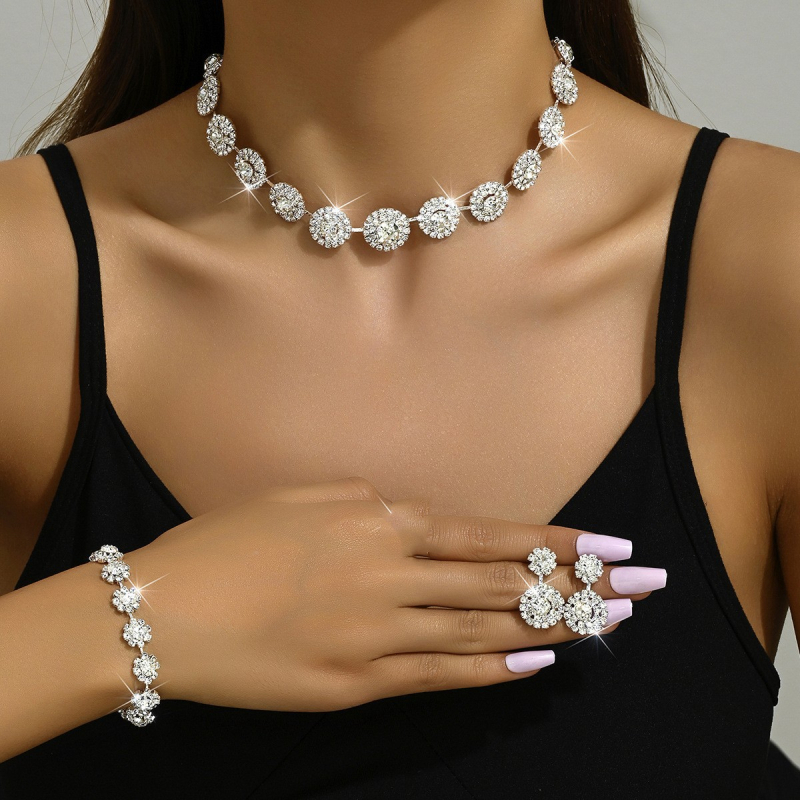 Set nakita s rhinestones: naušnice, ogrlica i narukvica; geometrijski lagani luksuzni stil; uzorak zvijezda/sunca i mjeseca, oblaci i svemir