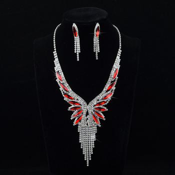 Heart-Shaped Rhinestone Necklace with Multi-Layer Clavicle Chain and Diamond Tassel Pendant, Electroplated, Brightest Star