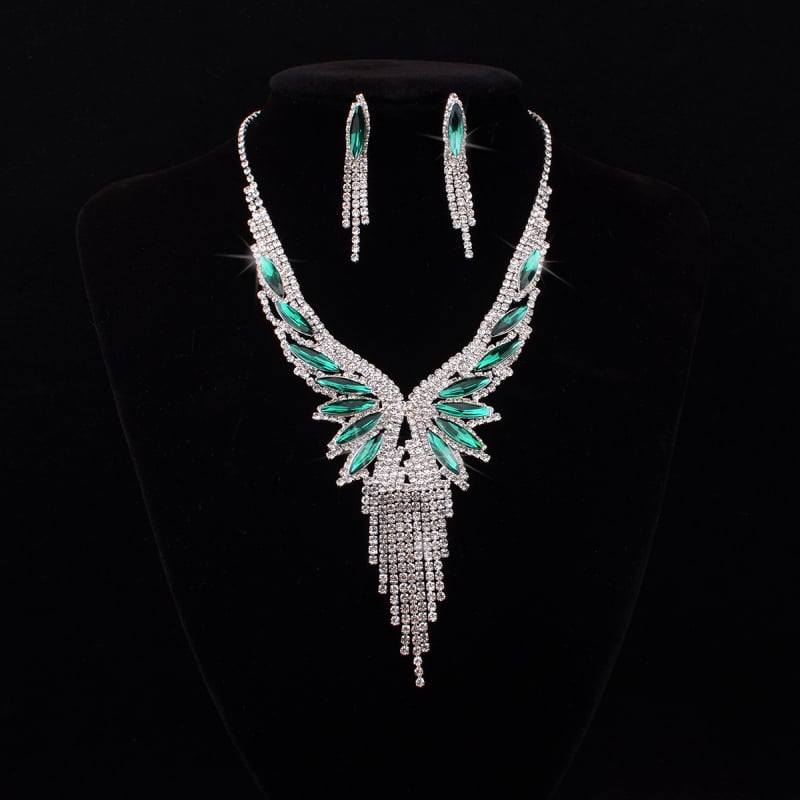 Heart-Shaped Rhinestone Necklace with Multi-Layer Clavicle Chain and Diamond Tassel Pendant, Electroplated, Brightest Star