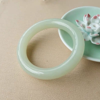 Гривна от емулсифицирано стъкло, Jingyu Island, полирана повърхност, естествен стил, пускане през пролетта на 2023 г.