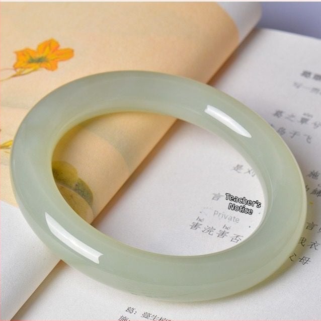 Гривна от емулсифицирано стъкло, Jingyu Island, полирана повърхност, естествен стил, пускане през пролетта на 2023 г.