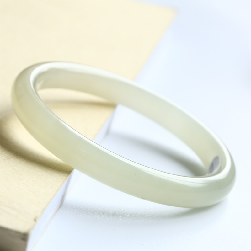 Гривна от емулсифицирано стъкло, Jingyu Island, полирана повърхност, естествен стил, пускане през пролетта на 2023 г.